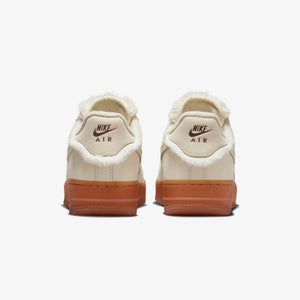 Nike | AIR FORCE 1 '07 LX { SAIL/COCONUT MILK-GUM MED BROWN