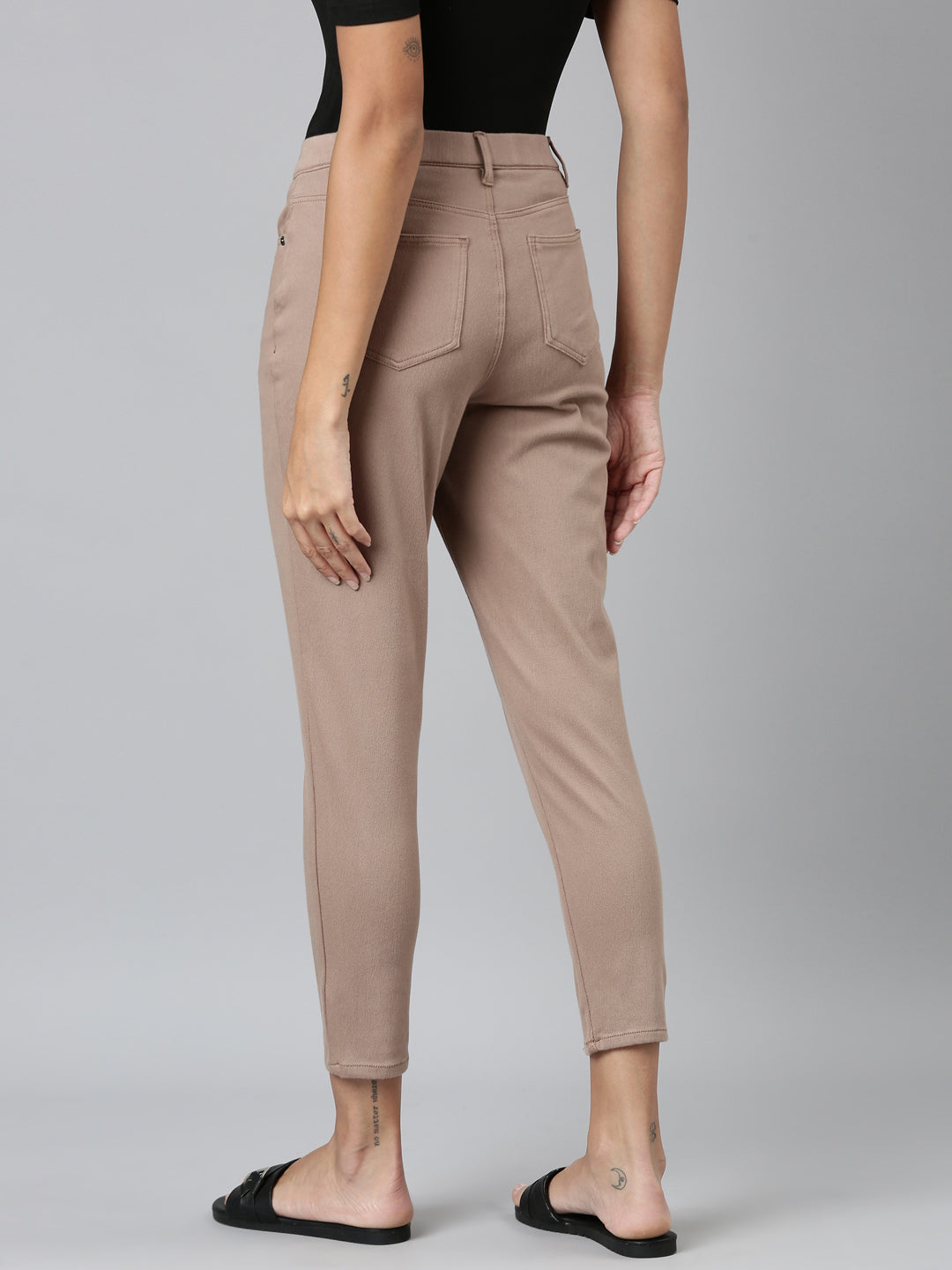 Women Solid Light Chocolate Mid Rise Cropped Jeggings
