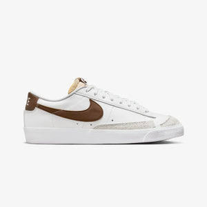 NIKE | NIKE BLAZER LOW '77 VINTAGE { SUMMIT WHITE/CACAO WOW-PHOTON DUST