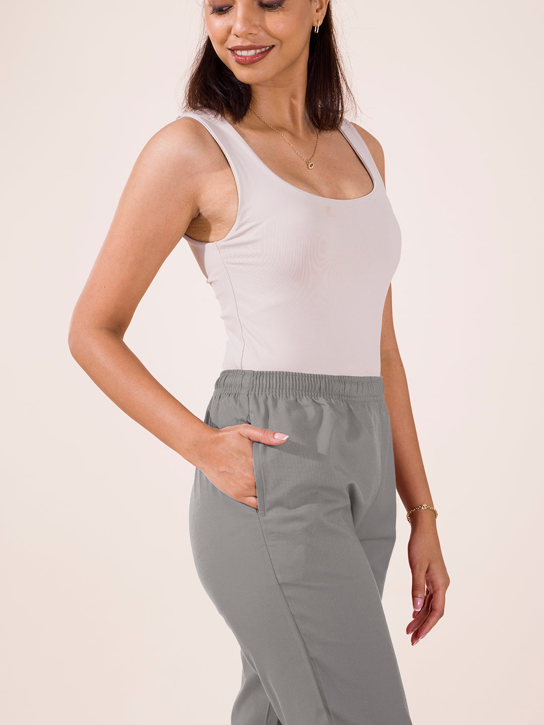 Women Solid Ebony Grey Cotton Pencil Pant