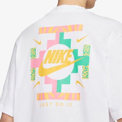 Nike | BOXY  { WHITE