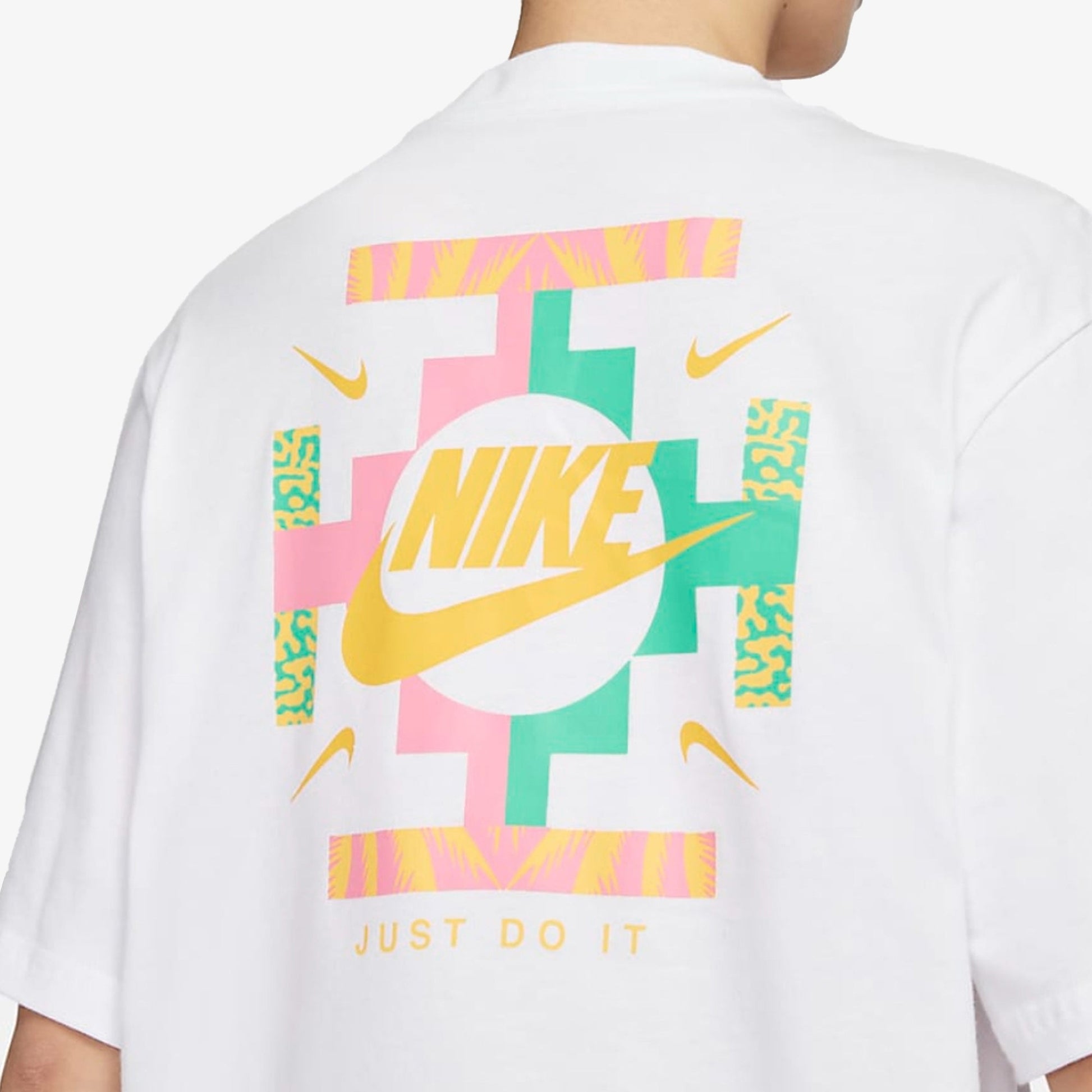 Nike | BOXY  { WHITE