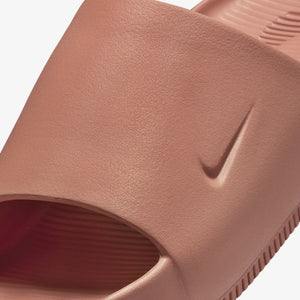 Nike | CALM  { TERRA BLUSH/TERRA BLUSH-TERRA BLUSH