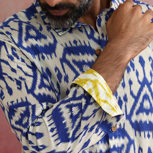 trueBrowns Men's Blue Ikat Cotton Shirt