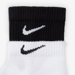 NIKE | EVERYDAY PLUS CUSHIONED SOCKS { WHITE/BLACK