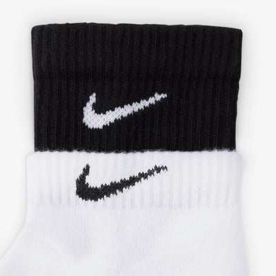 NIKE | EVERYDAY PLUS CUSHIONED SOCKS { WHITE/BLACK