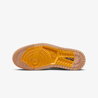 Jordan | AIR JORDAN 1 ZOOM CMFT 2  { MUSLIN/CELESTIAL GOLD-BLACK-VIVID ORANGE