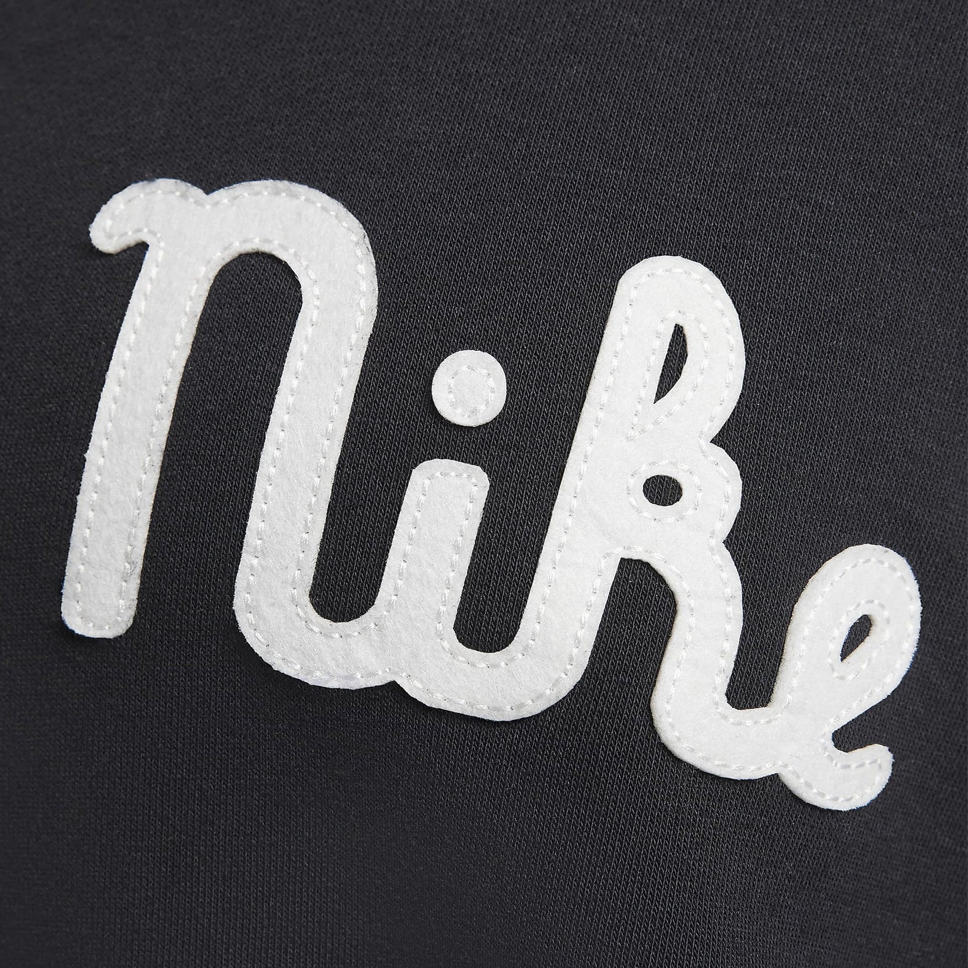 Nike | CREW-NECK FLEECE SWEATSHIRT  { BLACK/SAIL/FIELD PURPLE