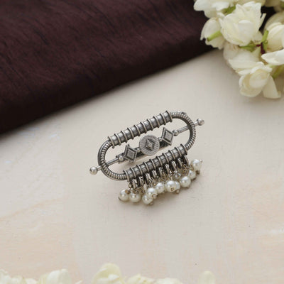 trueBrowns Silver Tone Pearl Drop Ring