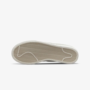 Nike | BLAZER LOW PLATFORM  { SAIL/SAIL-SAIL-BLACK