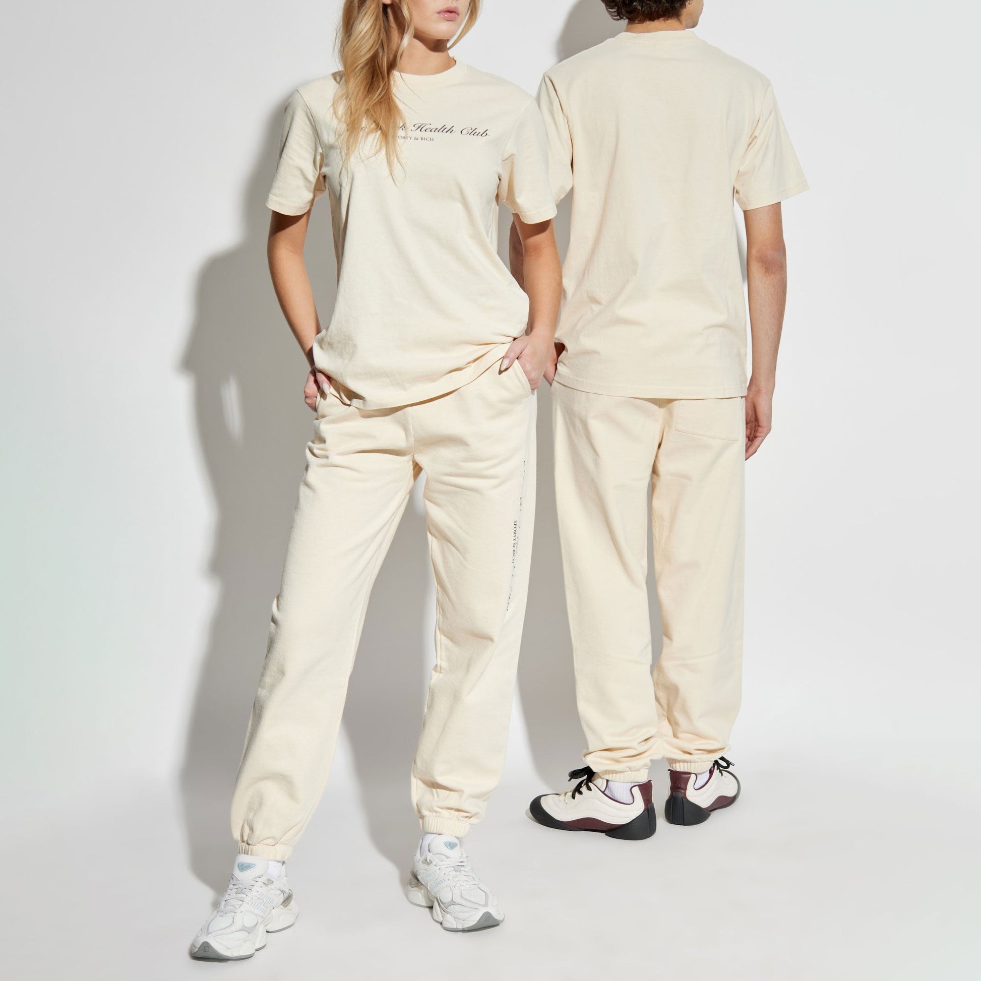 SPORTY & RICH | NY HEALTH CLUB T-SHIRT { CREAM