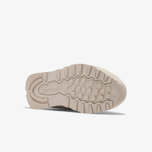 Reebok | CLASSIC LEATHER  { SOFT ECRU
