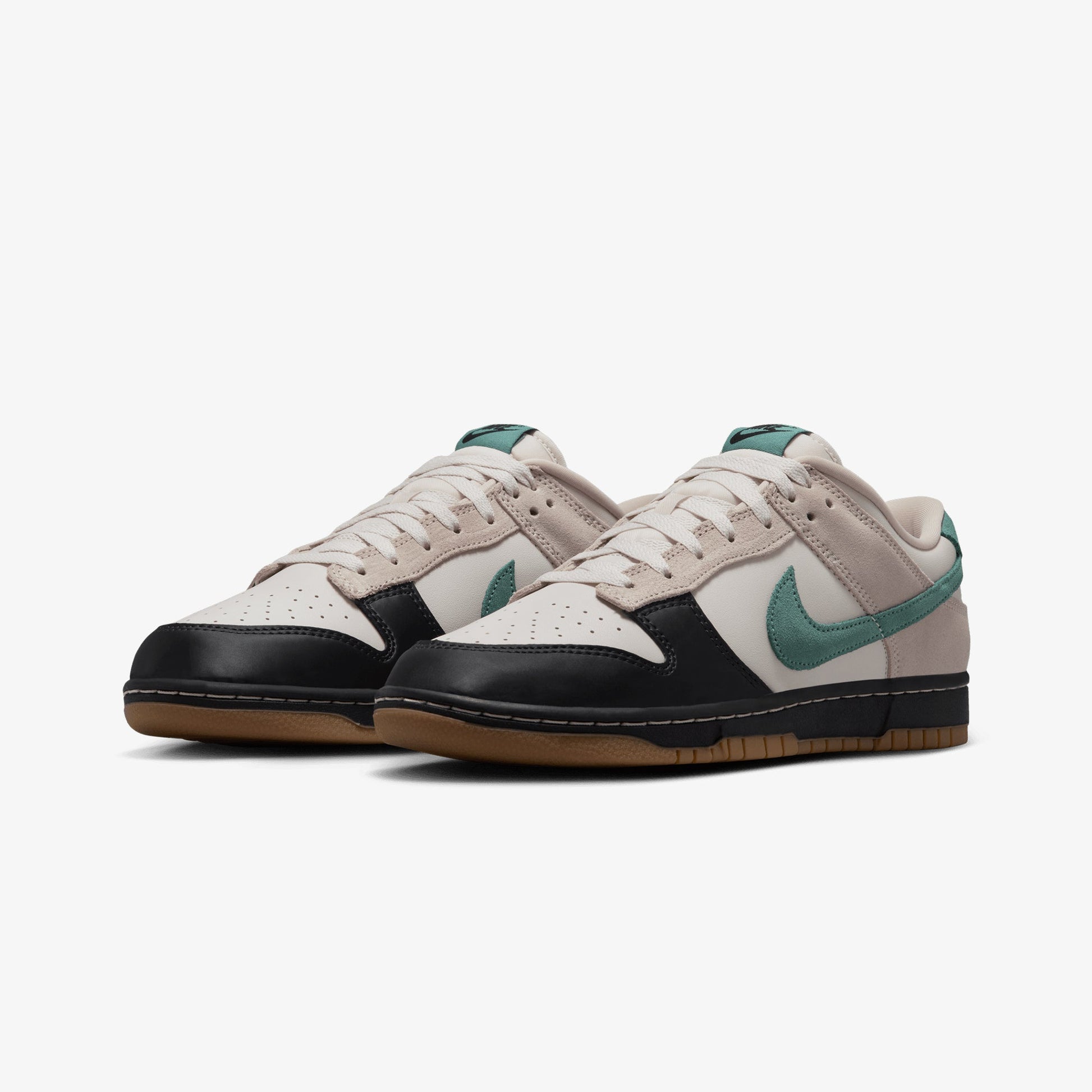 NIKE | DUNK LOW { LT OREWOOD BRN/BICOASTAL-CREAM II-BLACK
