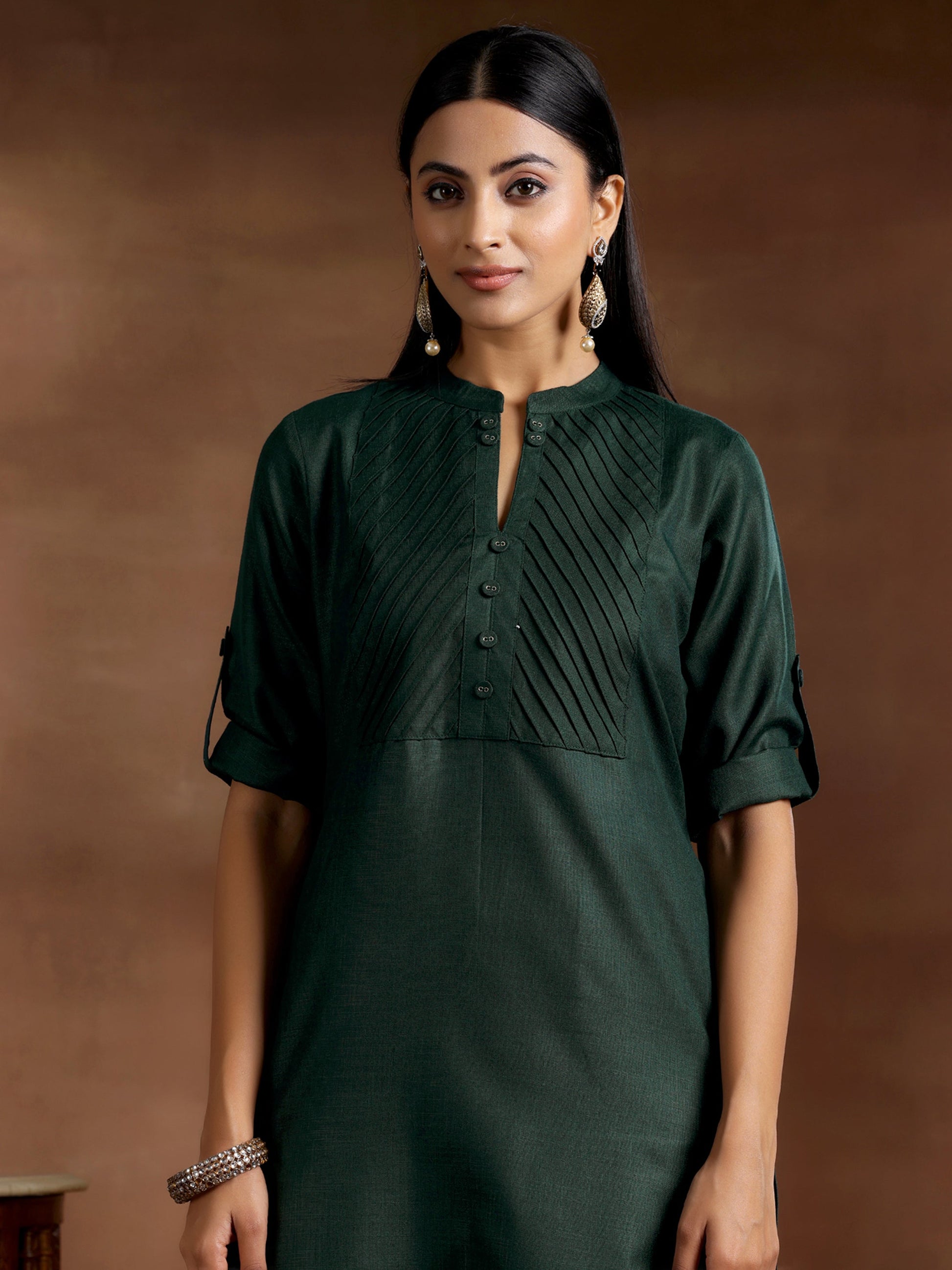 Green Solid Cotton Blend Straight Kurta