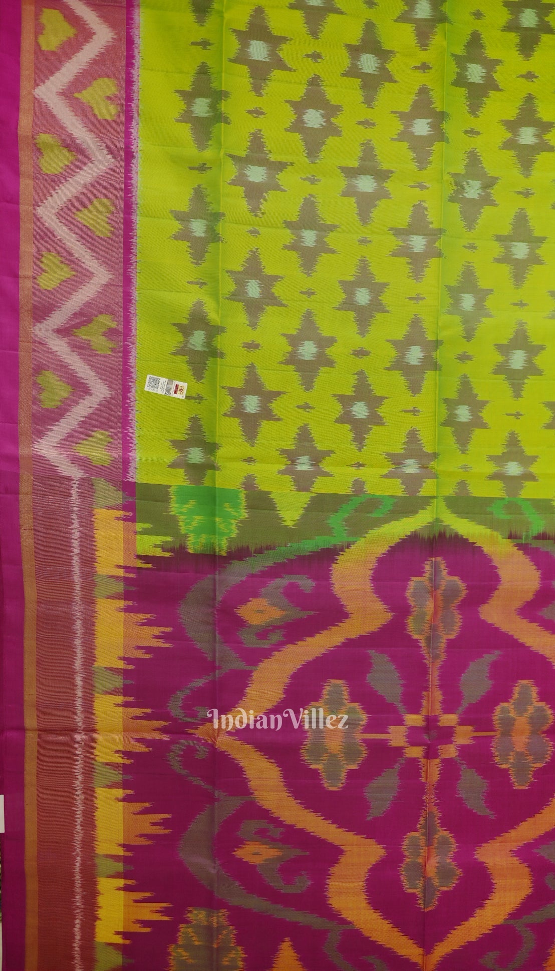 Parrot Green With Pink Dual Tone Pochampally Ikat Handloom Silk Saree