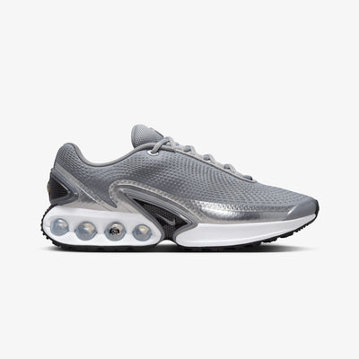 Nike | AIR MAX DN { METALLIC SILVER/METALLIC SILVER-WHITE