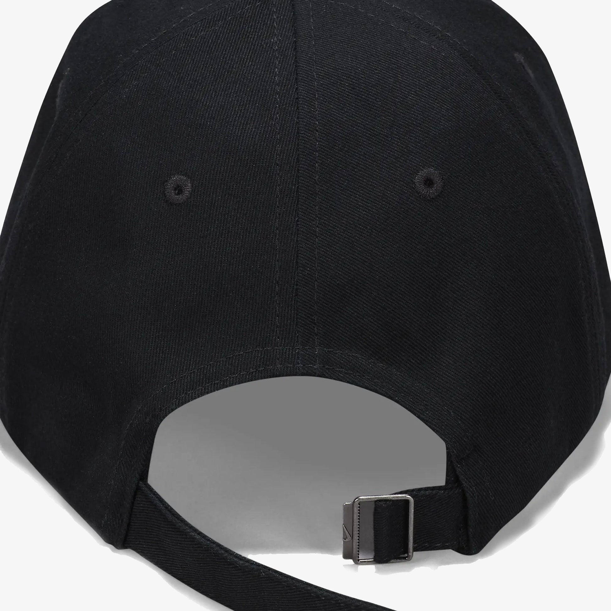 NIKE | CLUB UNSTRUCTURED PATCH CAP { BLACK
