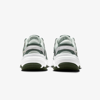 Nike | AL8  { VINTAGE GREEN/SPRING GREEN-CARBON GREEN
