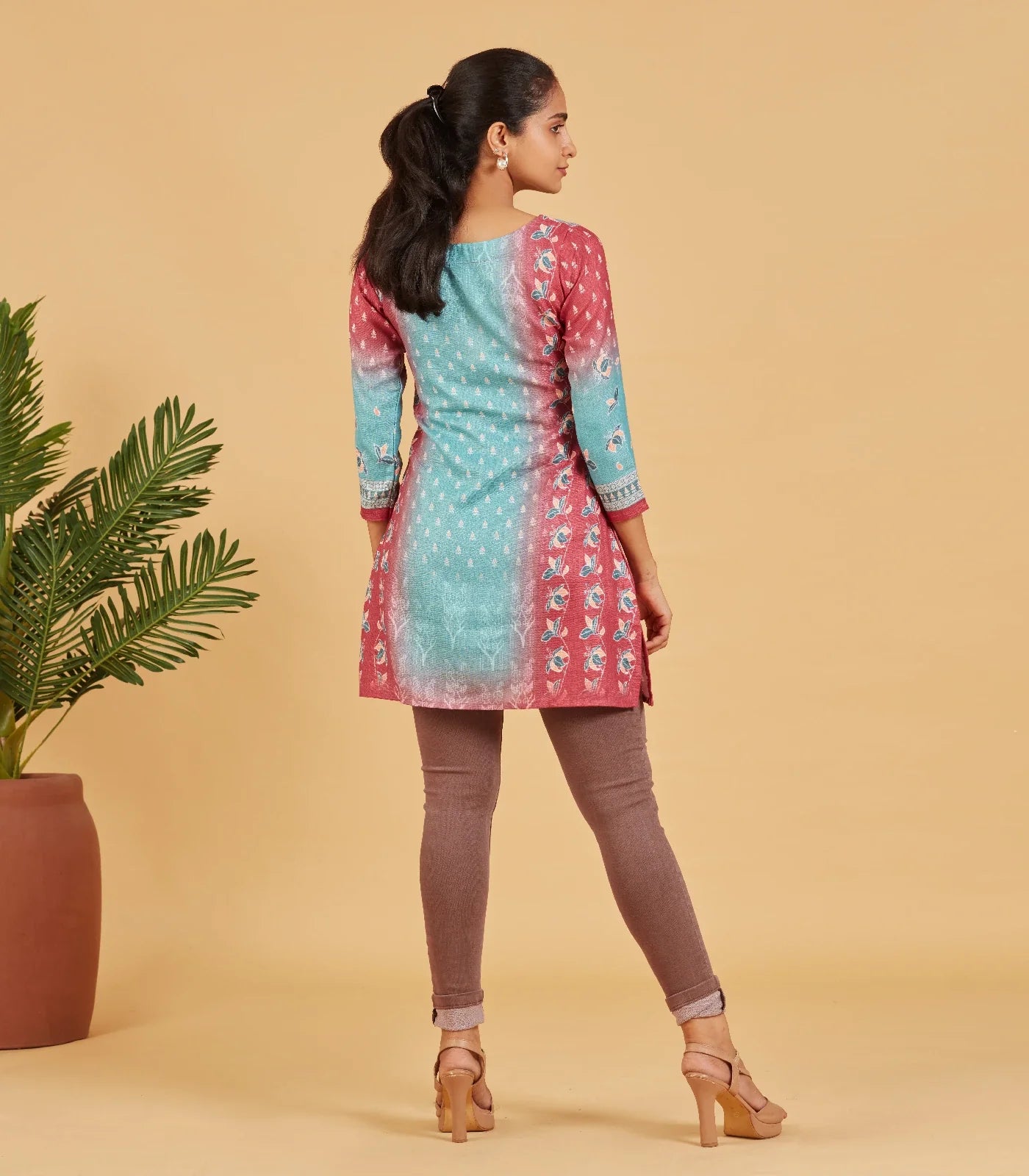 Tanager Turquoise Short Top