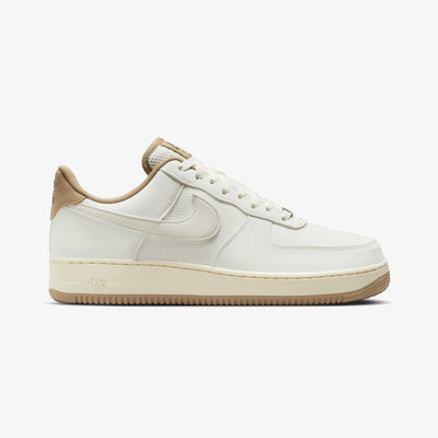 NIKE | AIR FORCE 1'07 LV8 { SUMMIT WHITE/SUMMIT WHITE-KHAKI