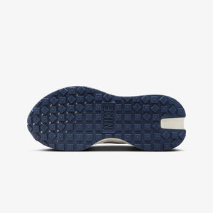 Nike | PHOENIX WAFFLE  { LT OREWOOD BRN/MIDNIGHT NAVY-TEAM GOLD