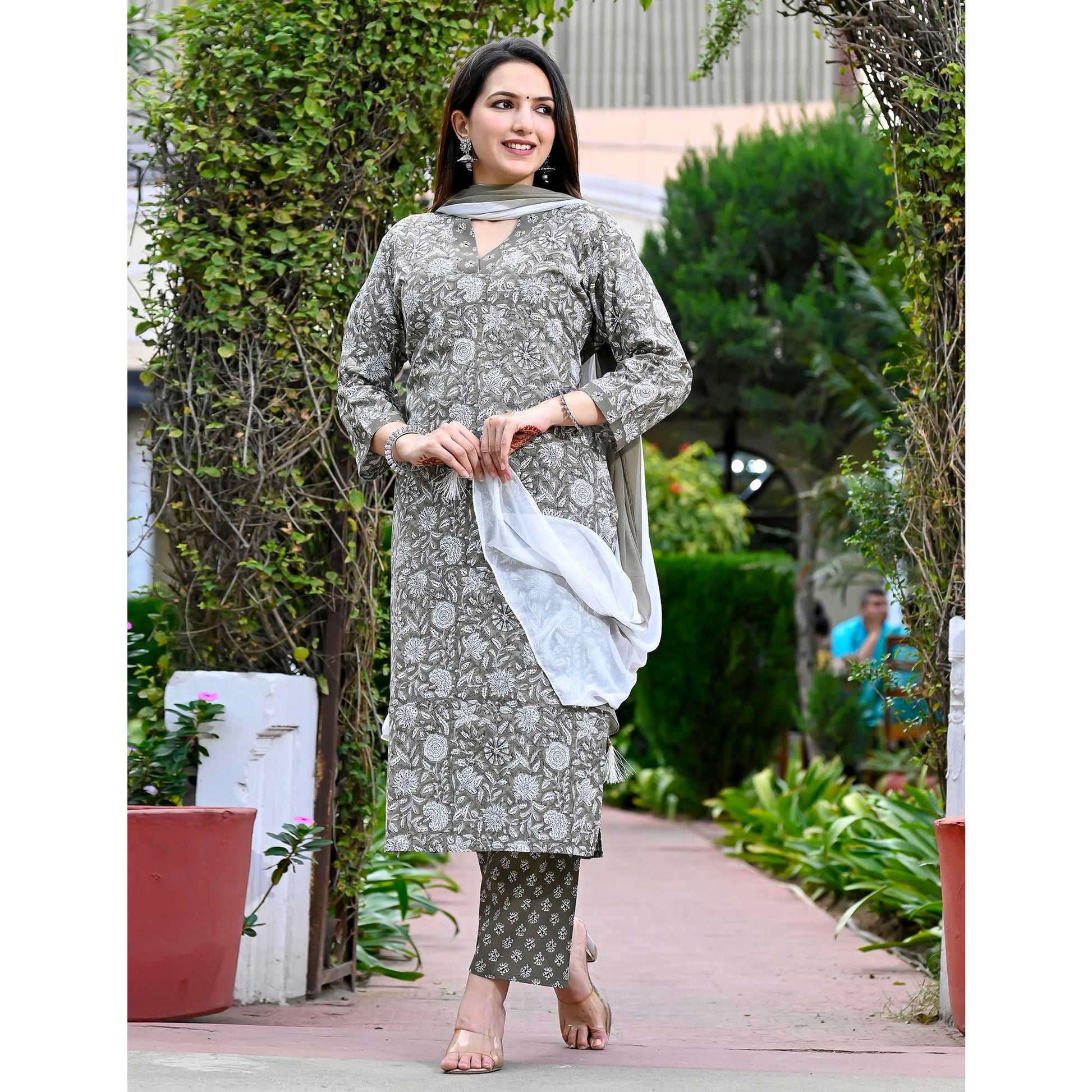 grey-floral-printed-pure-cotton-salwar-suit