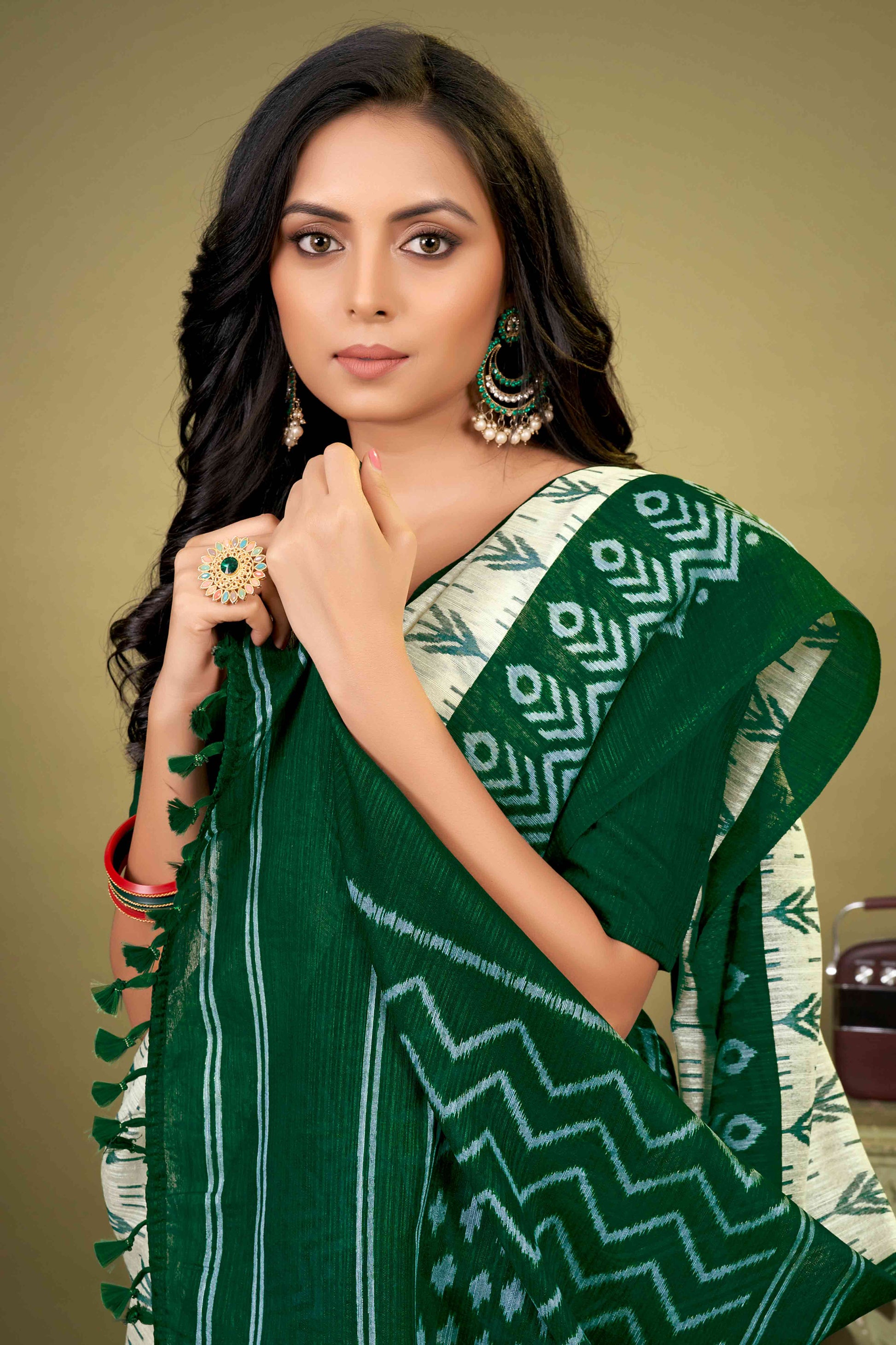 green-ikkat-printed-cotton-slub-saree