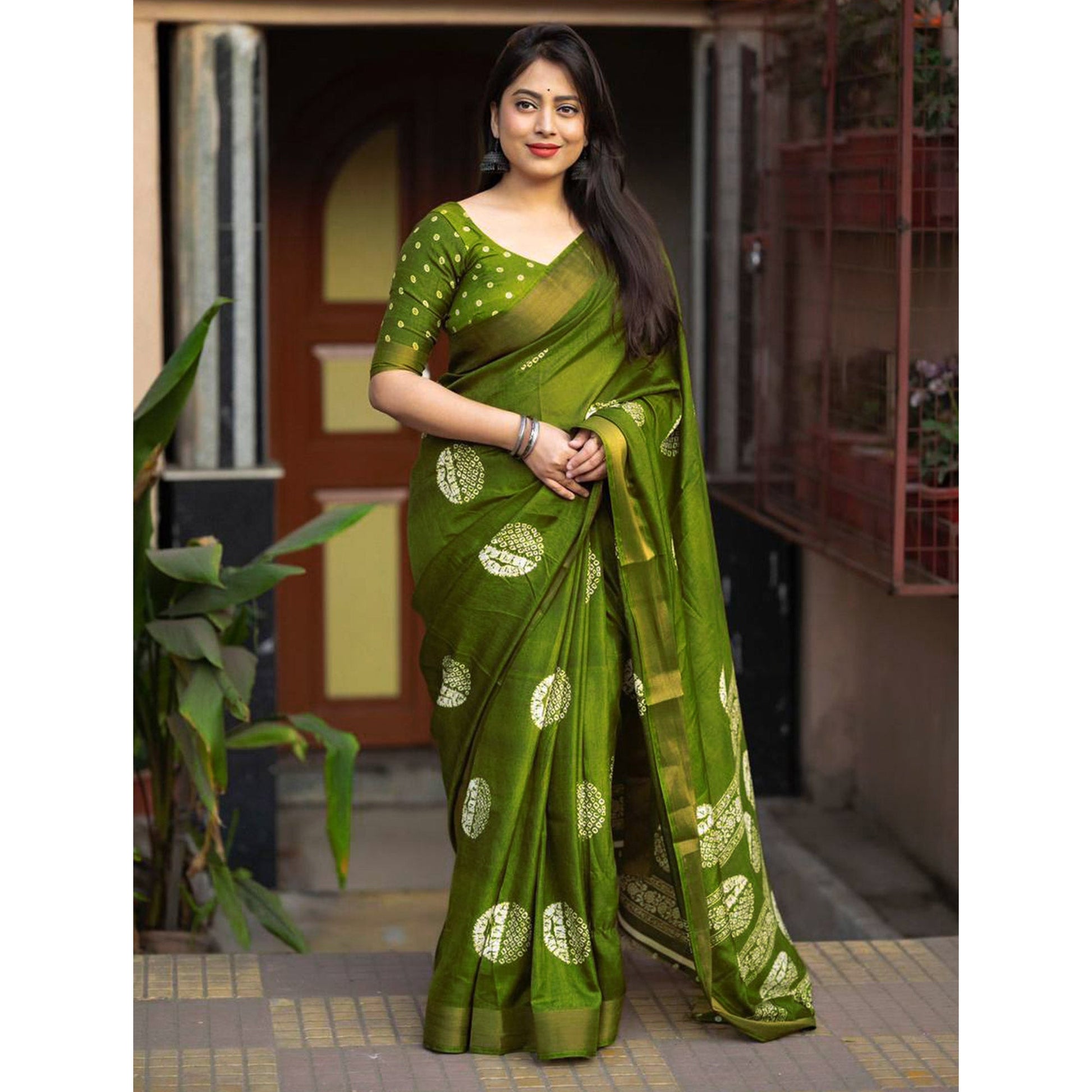 green-batik-printed-cotton-silk-saree-with-zari-border