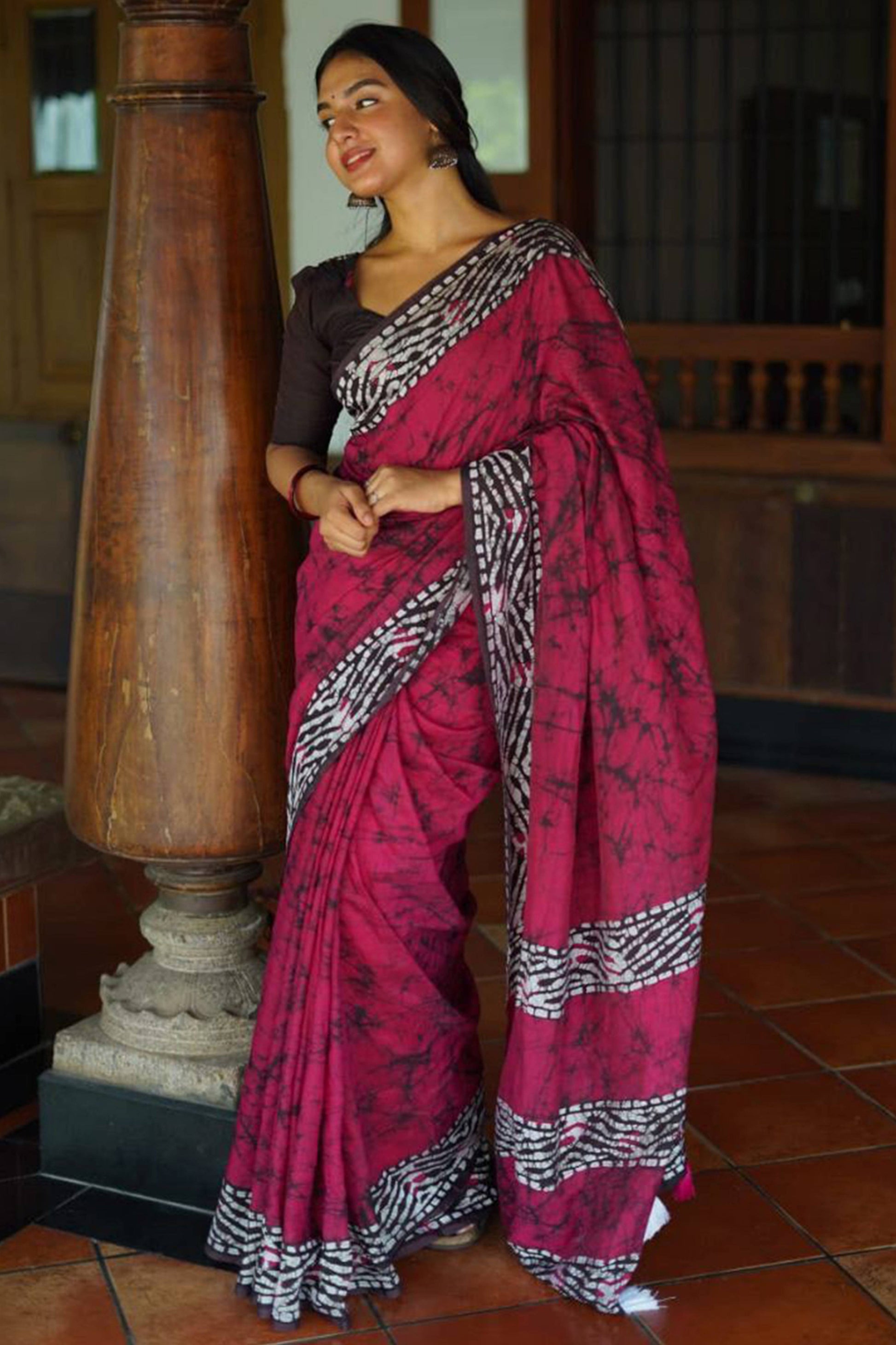 Magenta Digital Printed Linen Cotton Saree