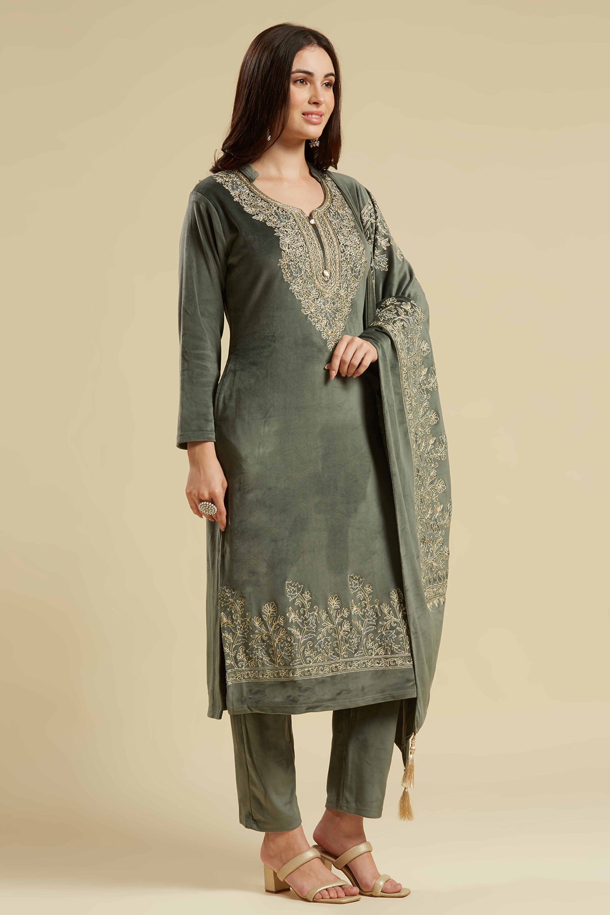 green-embroidered-velvet-straight-salwar-suit