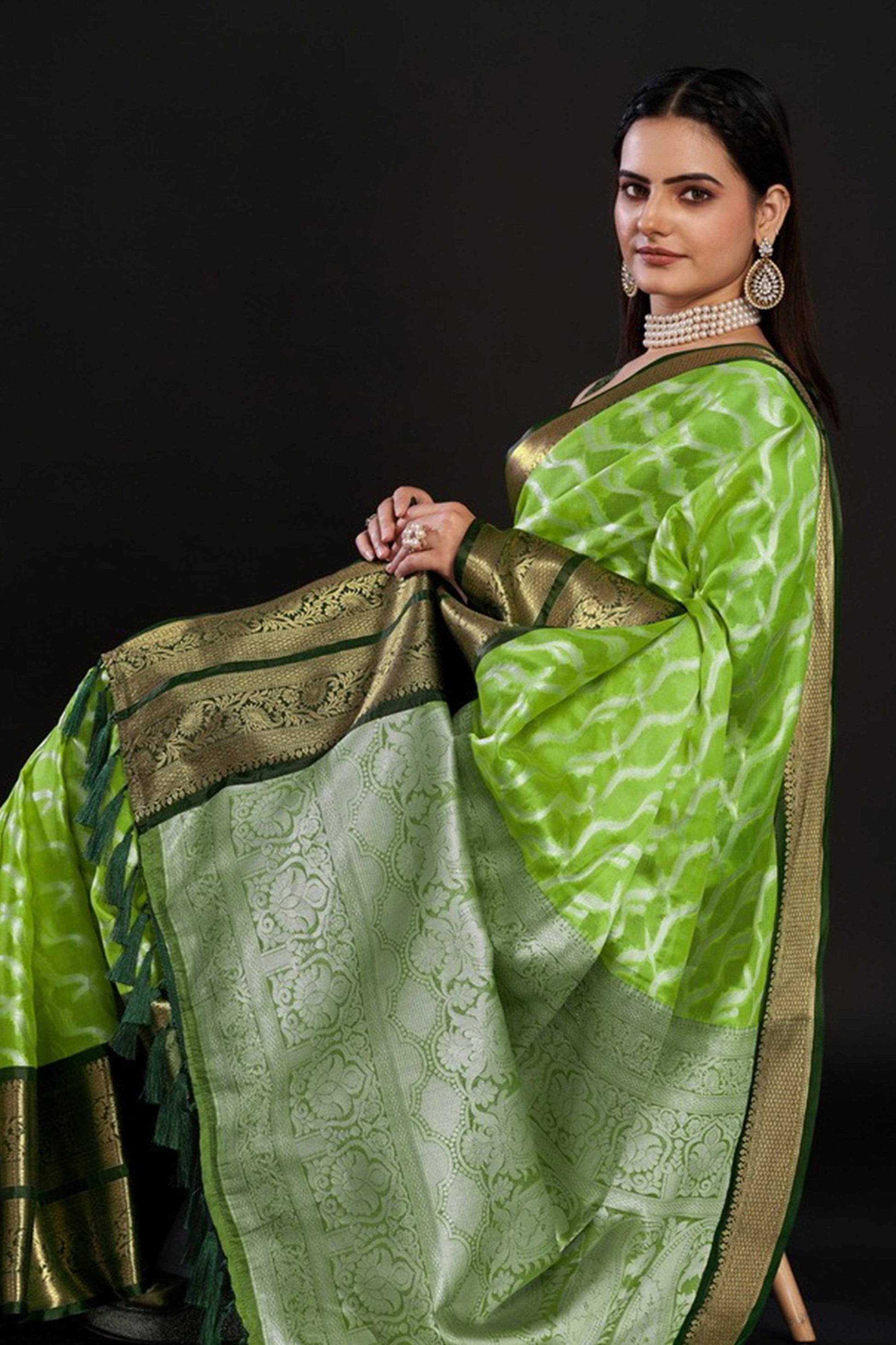 green-zari-weaving-kanjivaram-silk-saree