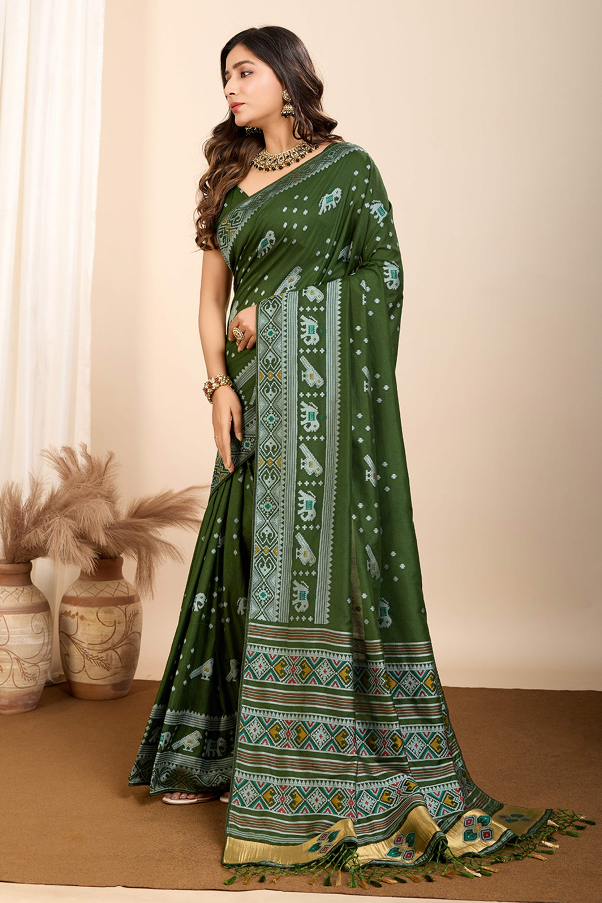 green-minakari-weaving-pure-silk-saree