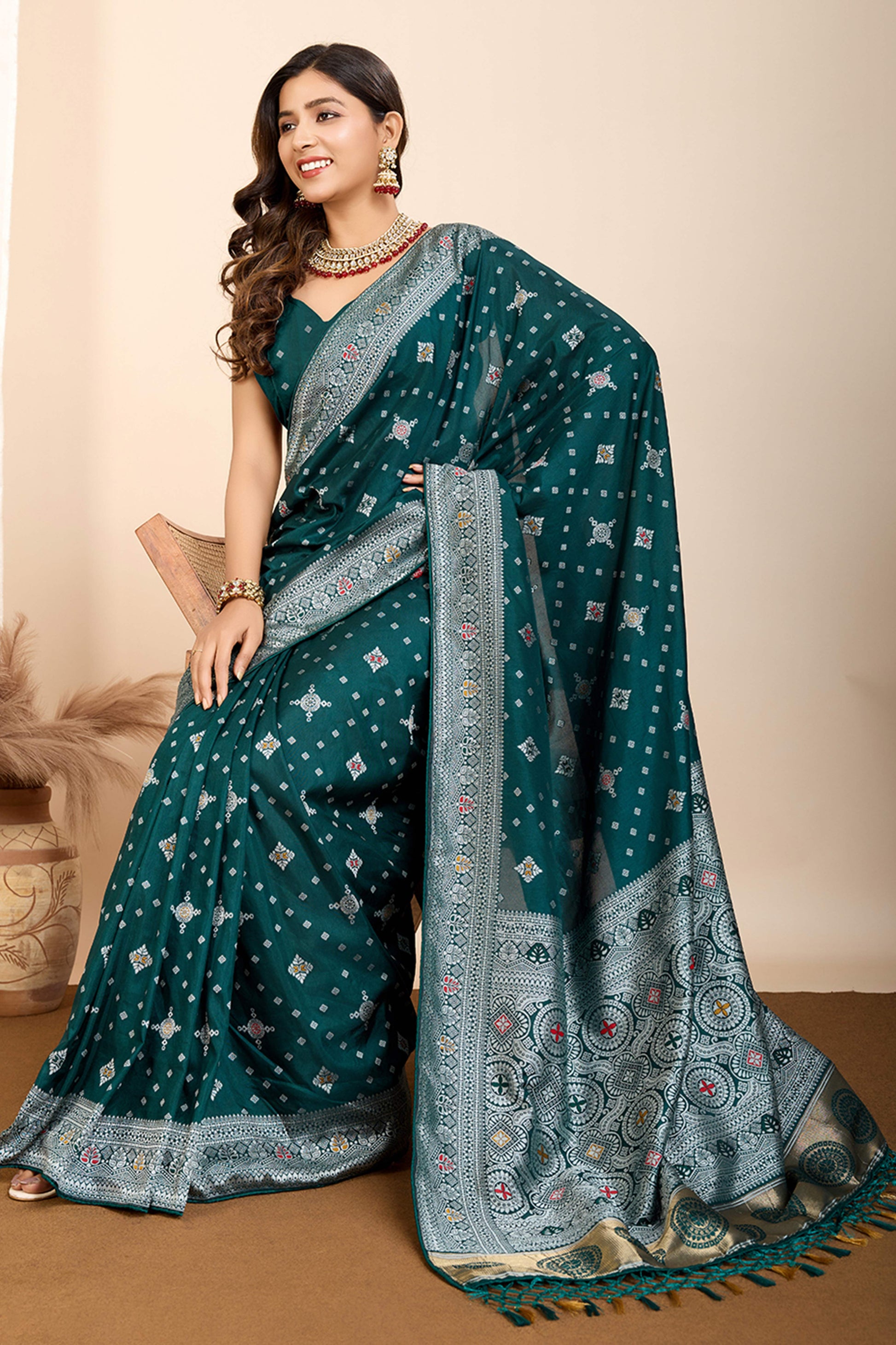 green-minakari-weaving-pure-silk-saree-1