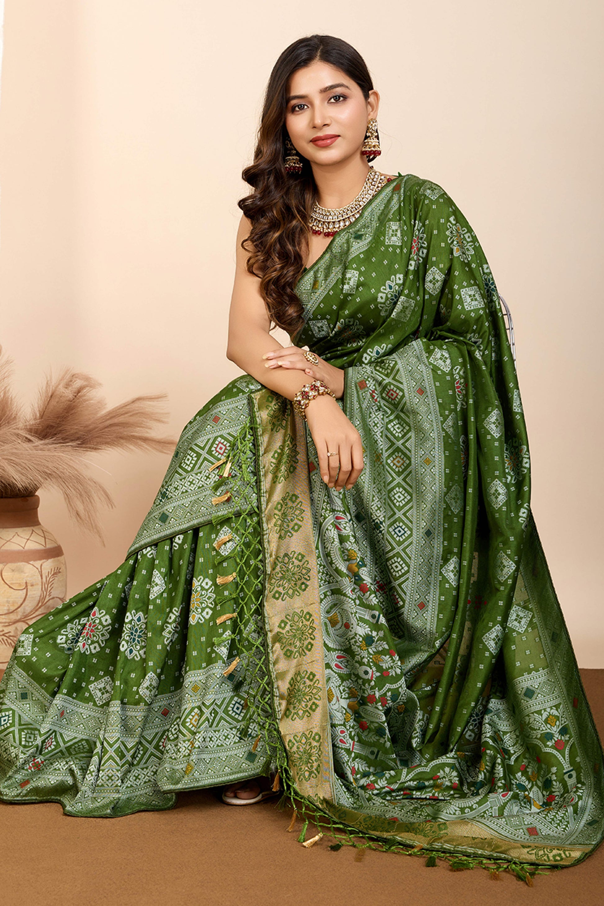 green-minakari-weaving-pure-silk-saree-3