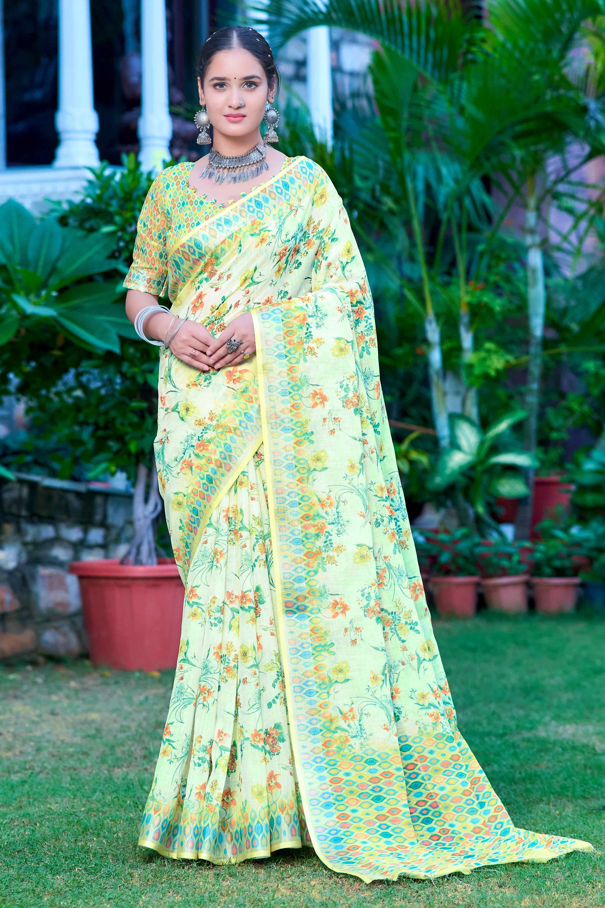 green-floral-printed-linen-saree-3