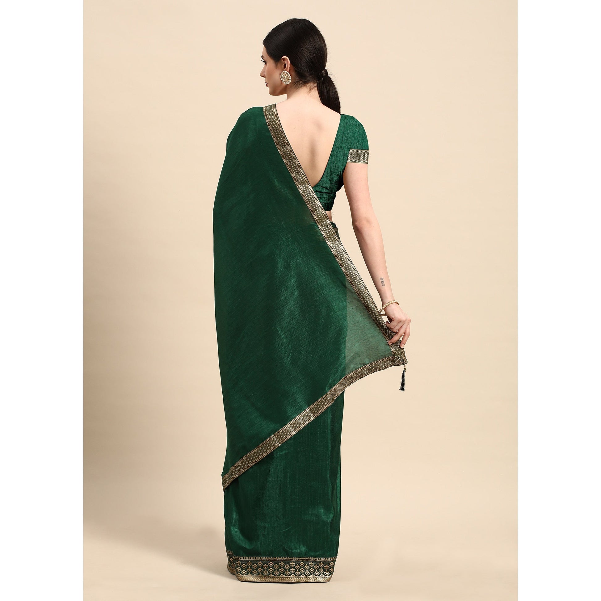 green-solid-vichitra-silk-saree-with-zari-border