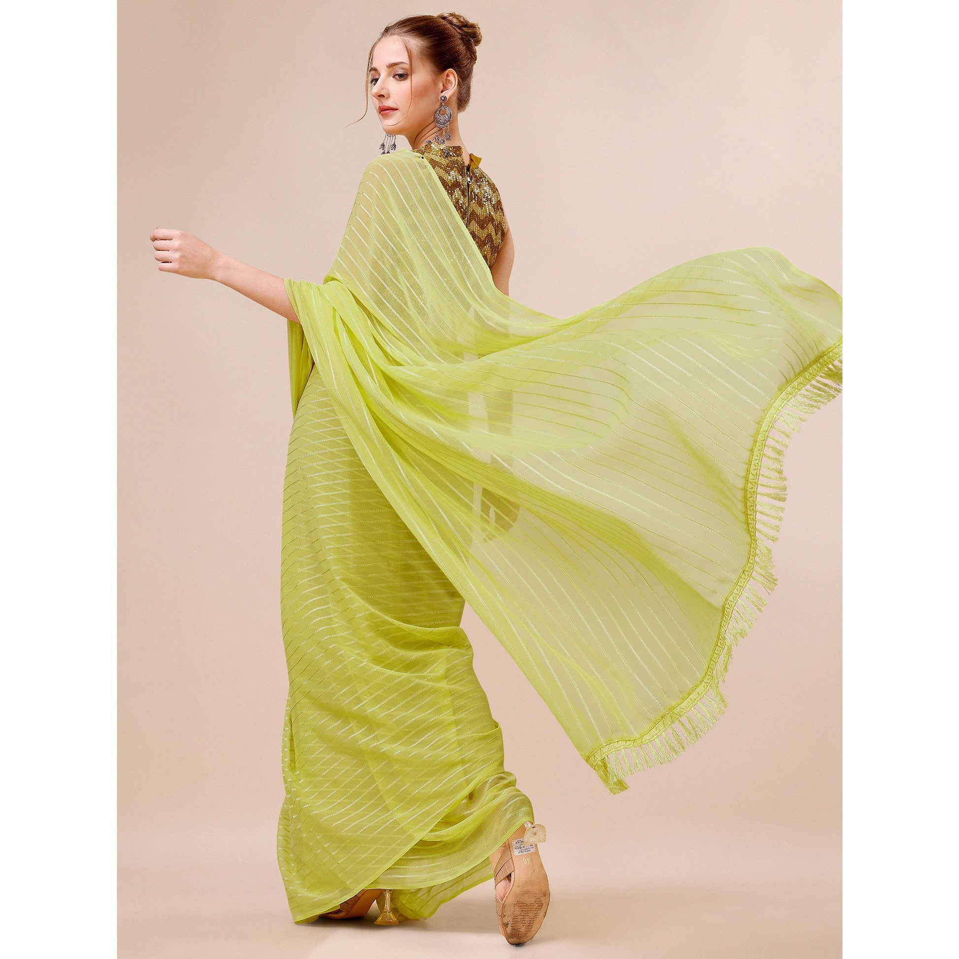 green-embroidered-georgette-saree-3