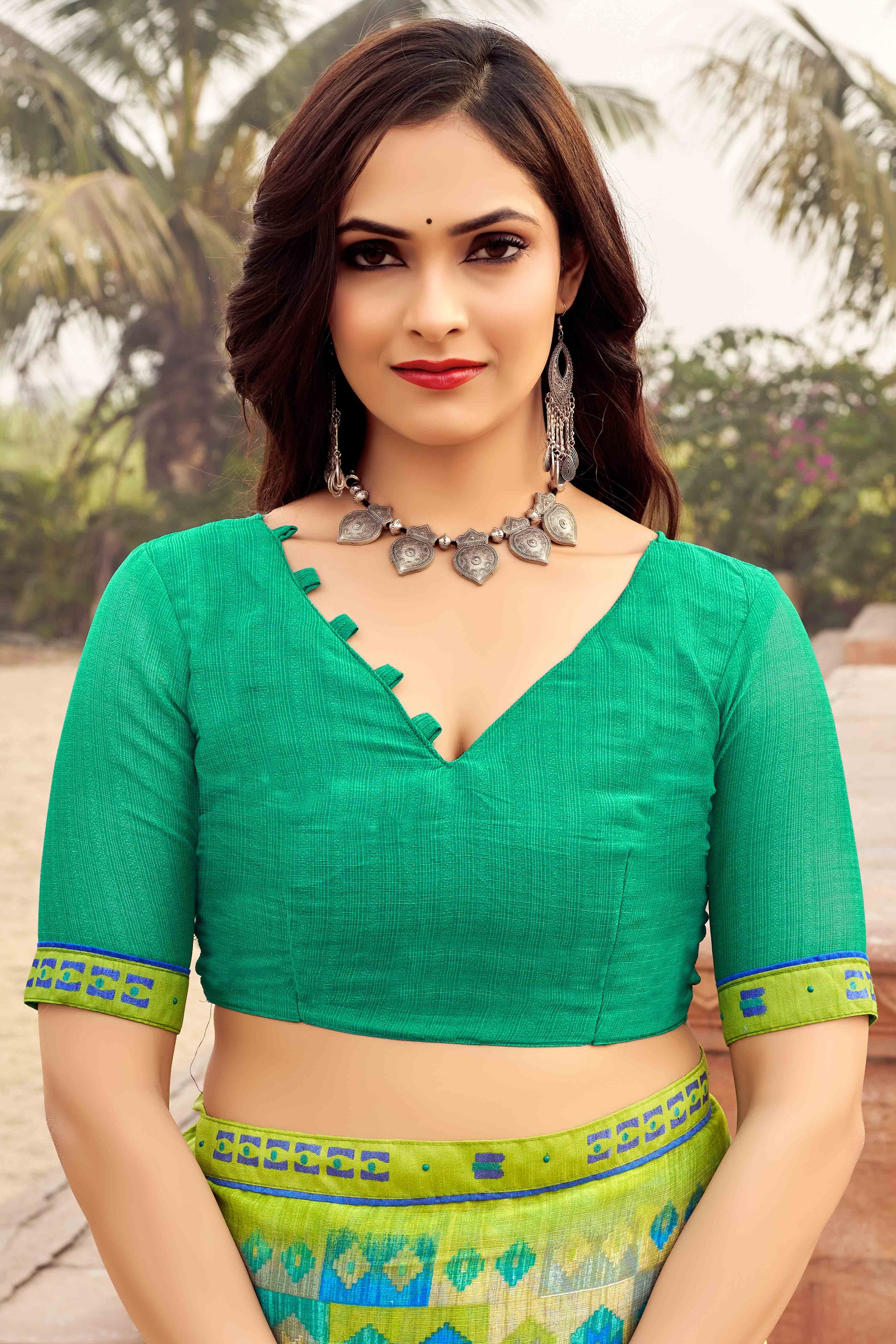 green-abstract-printed-chiffon-saree-1