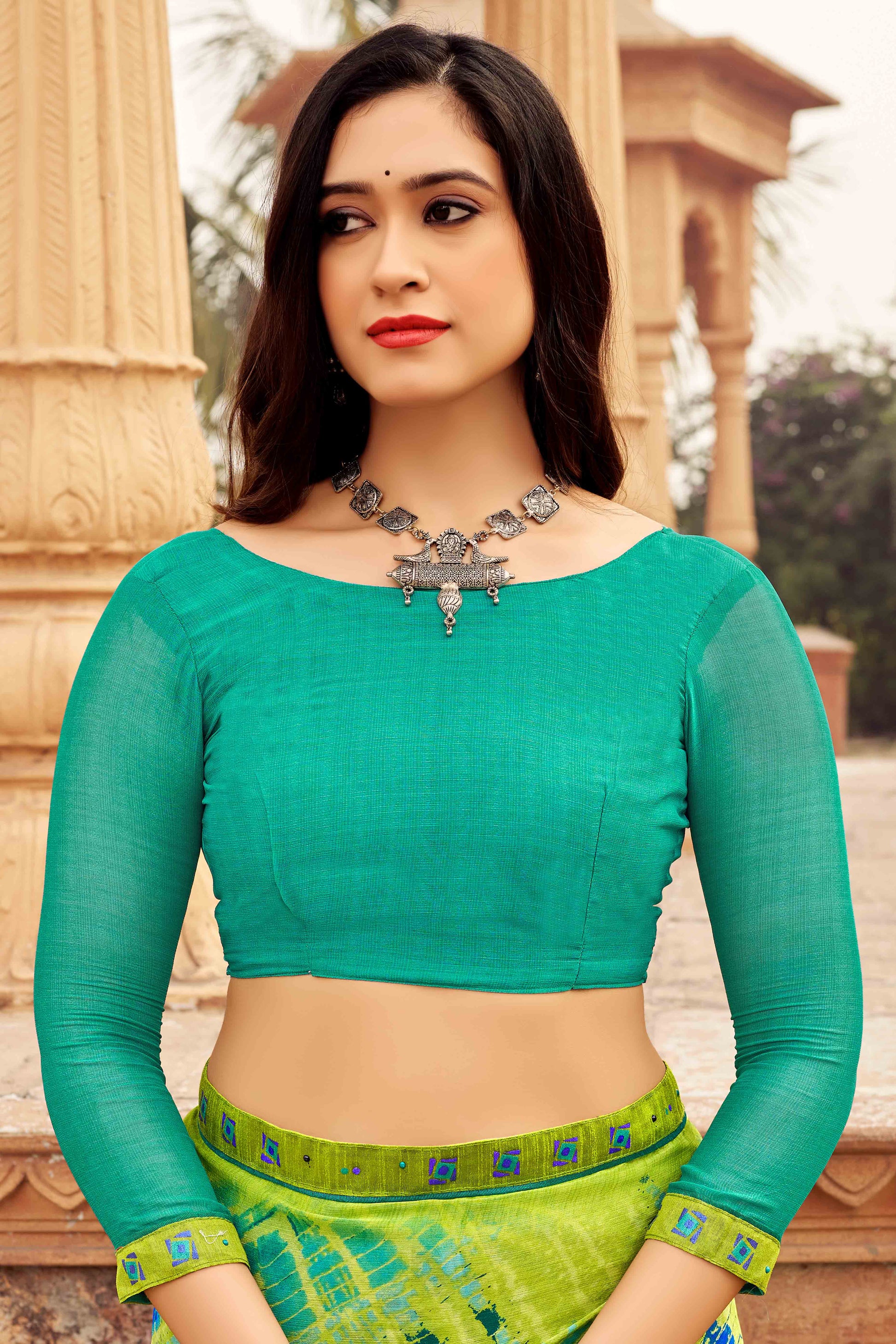 green-abstract-printed-chiffon-saree-2