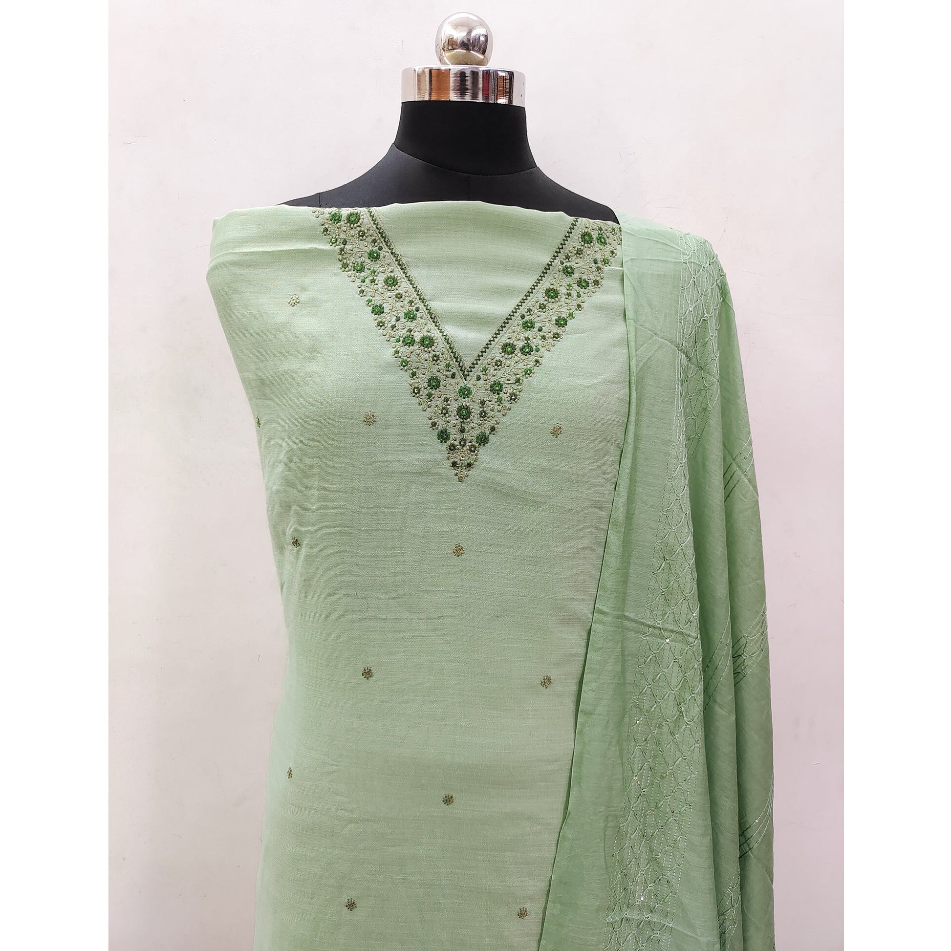 green-embroidered-cotton-blend-dress-material-2