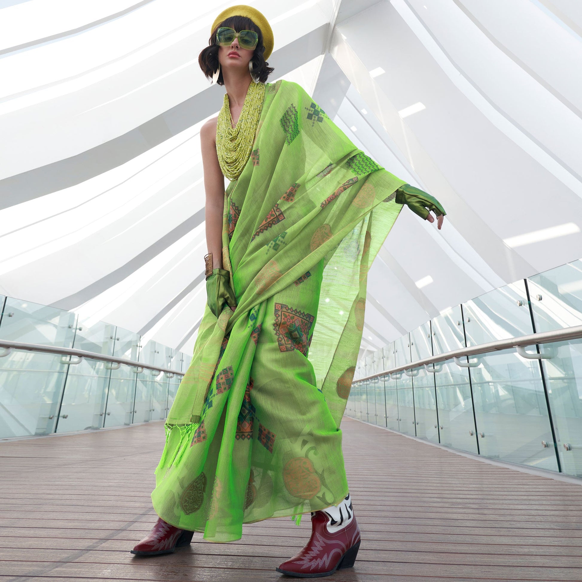 green-woven-art-silk-saree-with-digital-print-1