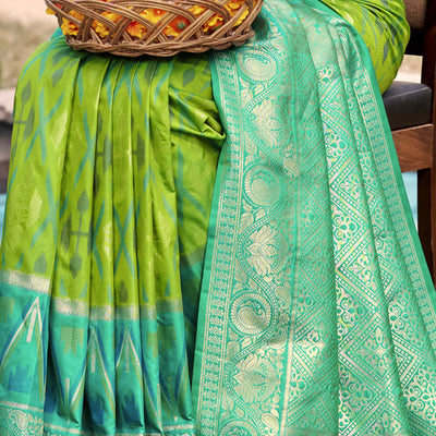 green-rama-woven-cotton-silk-saree-with-tassels