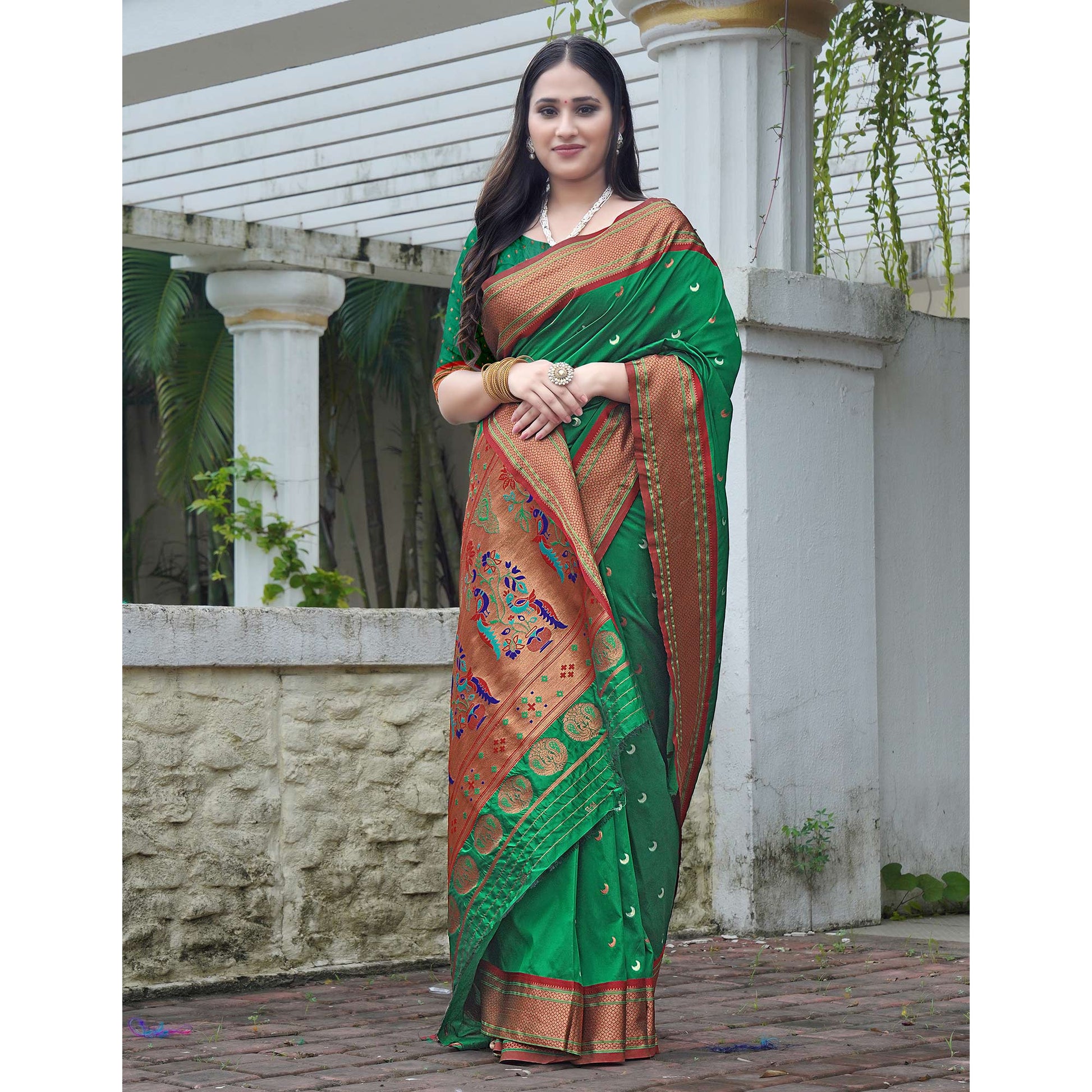 green-woven-paithani-art-silk-saree-4