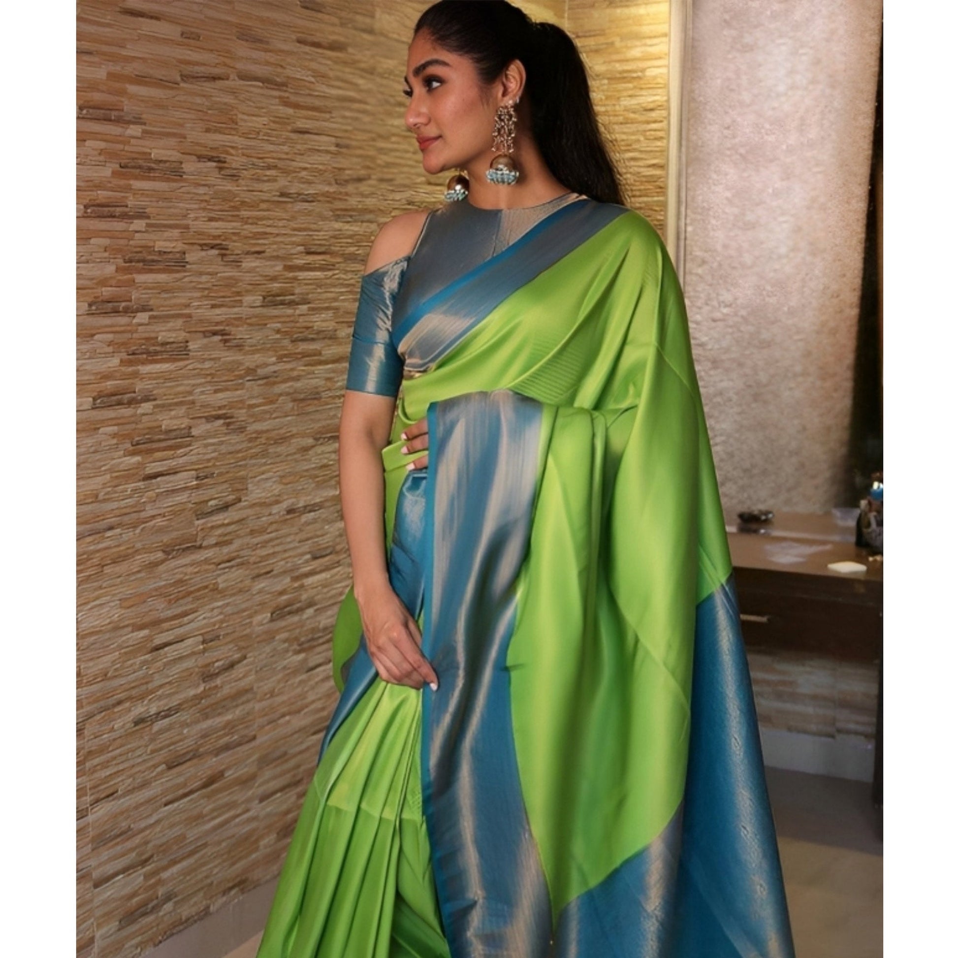green-woven-banarasi-silk-saree-22