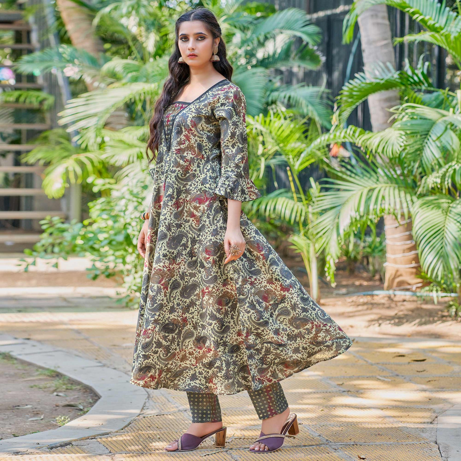 grey-anarkali-chanderi-silk-suit-with-hancrafted-foil-print