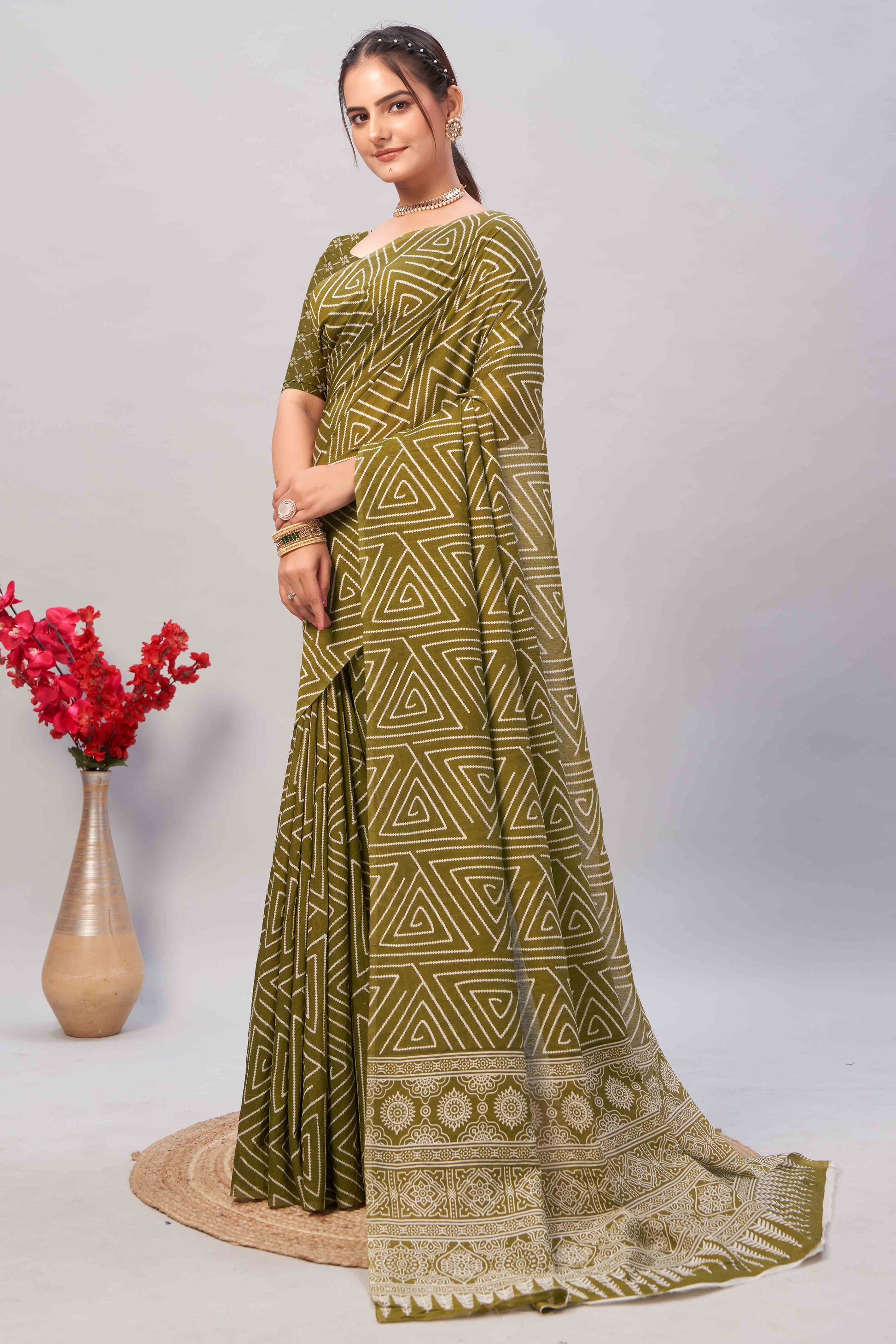 green-ajrakh-printed-cotton-blend-saree-19