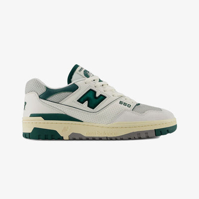 New Balance | BB550 { SEA SALT/MARSH GREEN