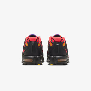 Nike | AIR MAX PLUS DRIFT  { BLACK/BRIGHT CRIMSON-FIELD PURPLE