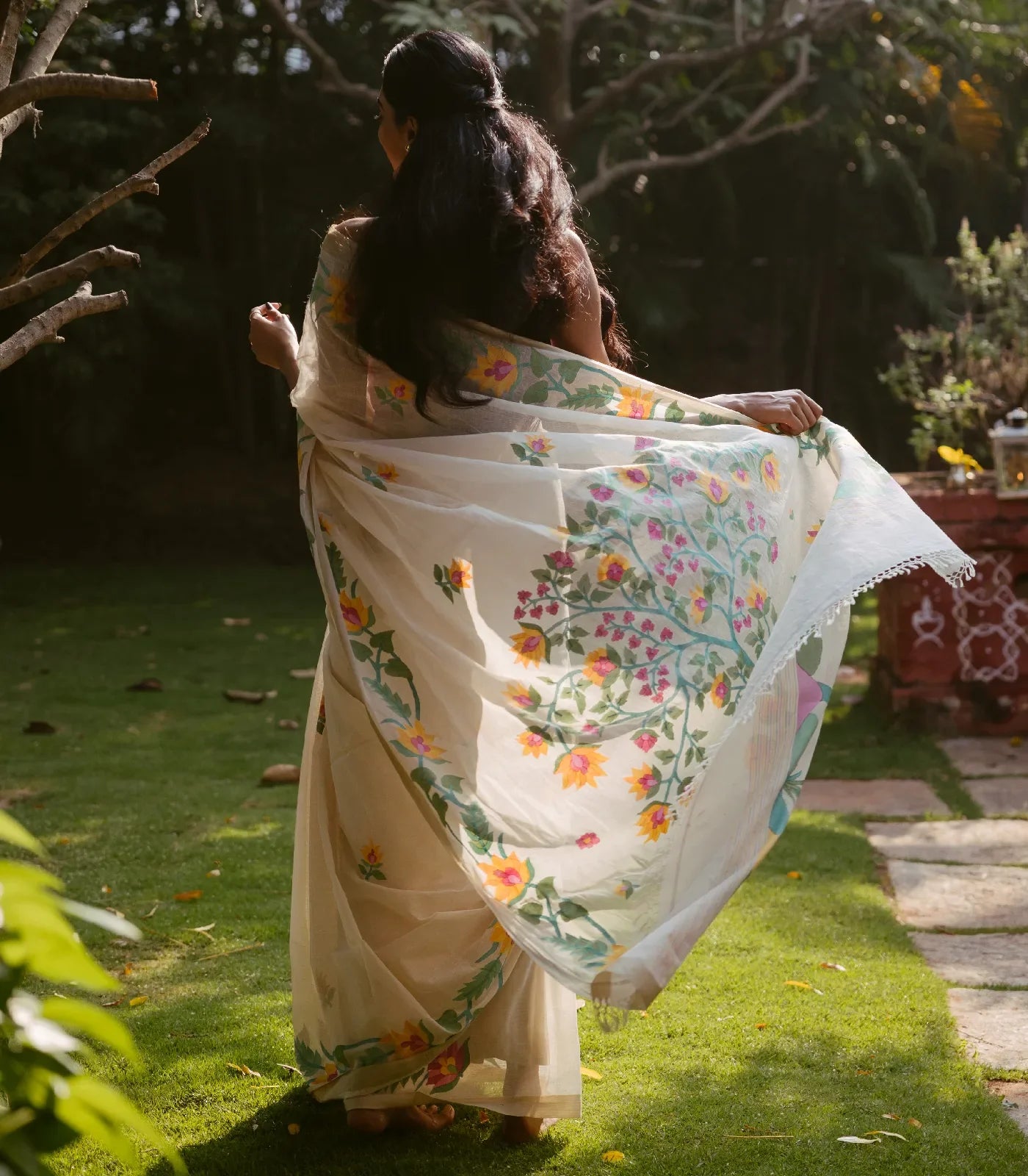Off White Handloom Bengal Cotton Saree With Floral Meenakari Motifs in Border and Tree of Life Woven in the Jamdani Technique