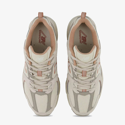 New Balance | 530 { TIMBERWOLF